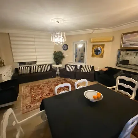 Private With An Awesome Sea View In Istanbul Hotel